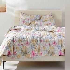 Anthropologie Clarabelle Gauze Quilt-Queen